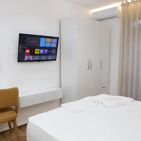 Noel Centre Daire Berat